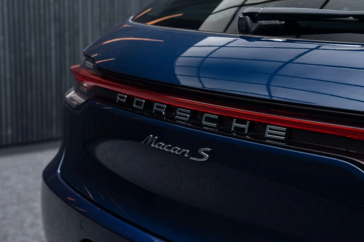 Vehicle Image 21