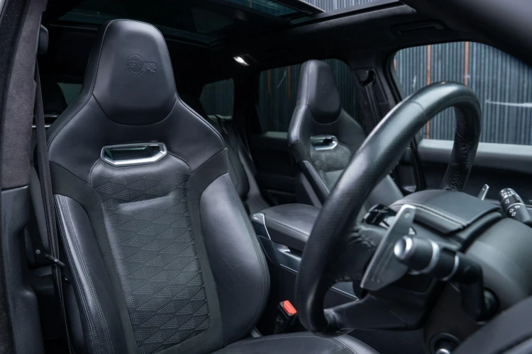 Vehicle Image 12
