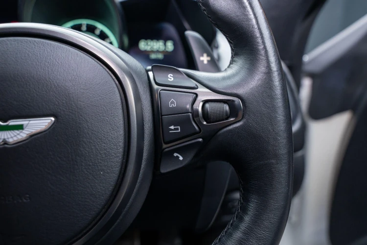 Vehicle Image 24