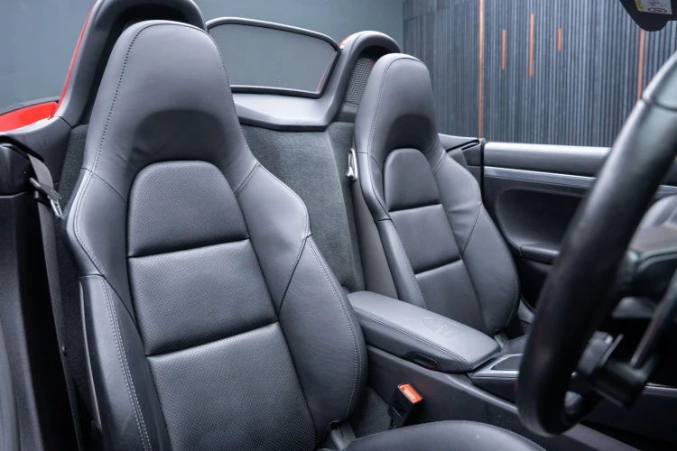 Vehicle Image 12