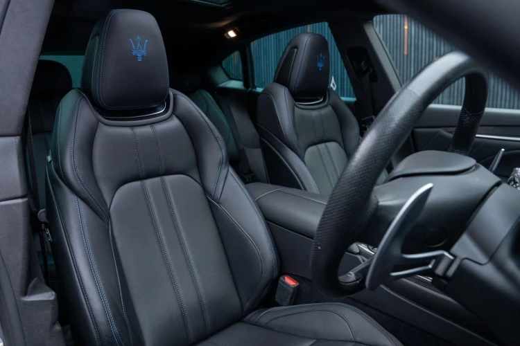 Vehicle Image 13
