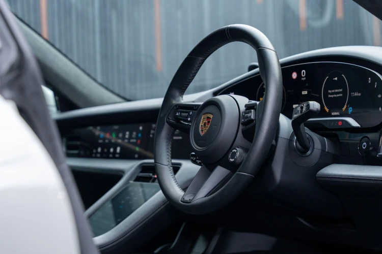 Vehicle Image 30