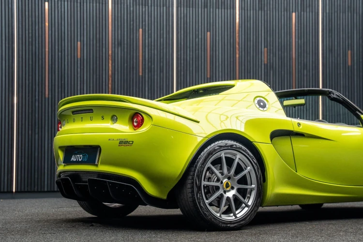 Vehicle Image 23