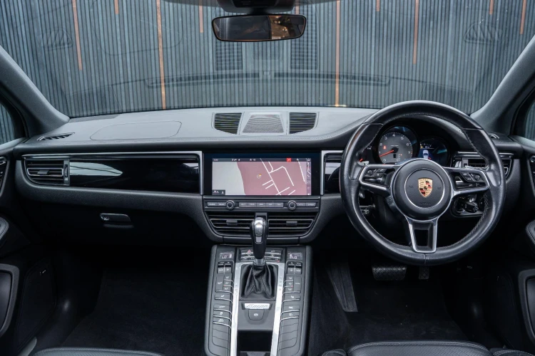 Vehicle Image 36