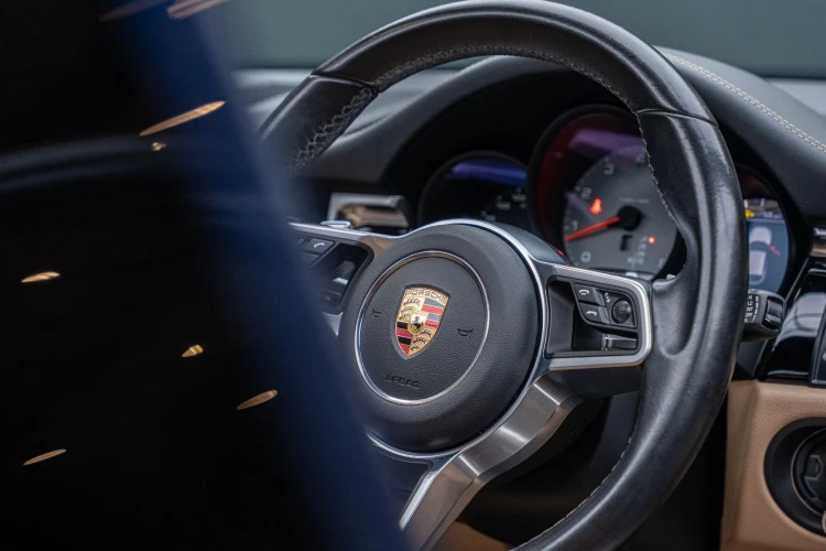 Vehicle Image 38