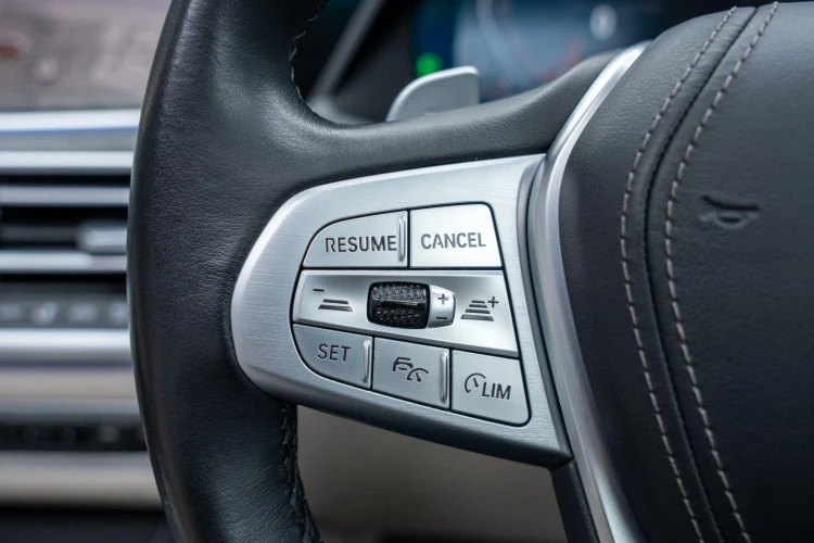 Vehicle Image 35