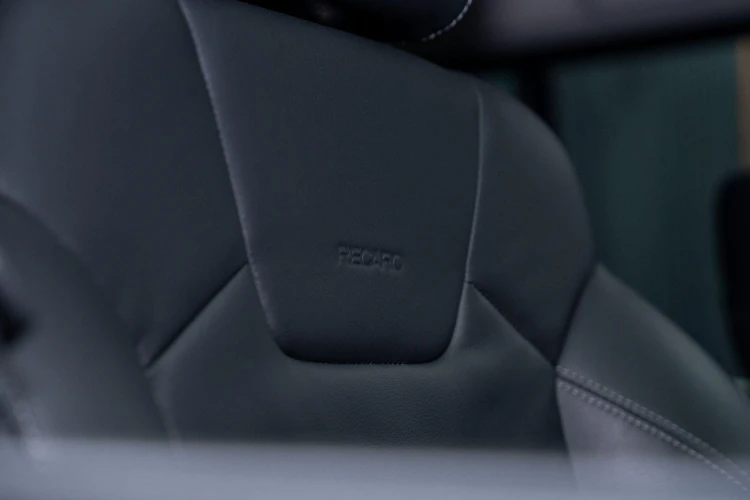 Vehicle Image 32