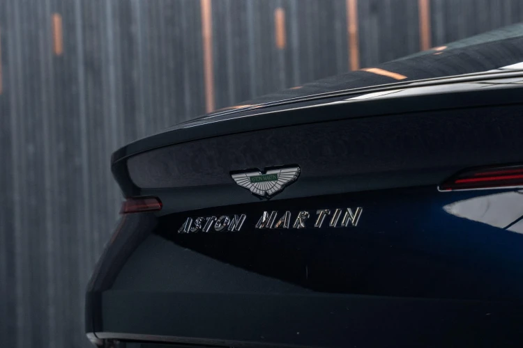 Vehicle Image 25