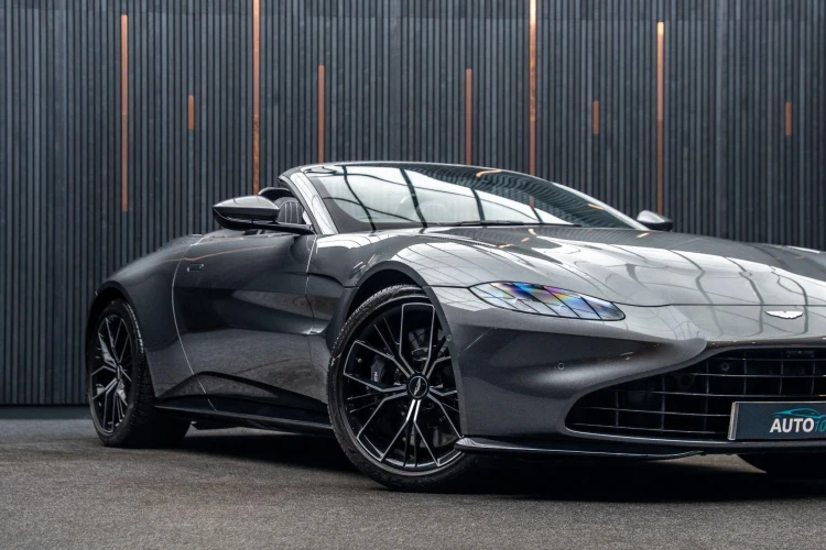 Vehicle Image 9