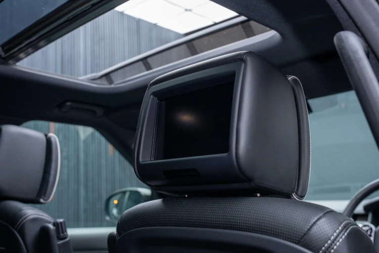 Vehicle Image 8