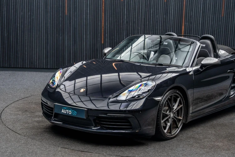 Vehicle Image 11