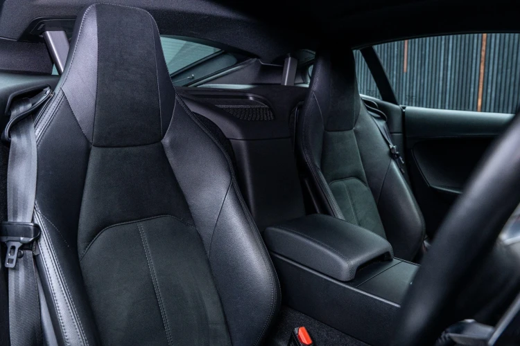 Vehicle Image 12