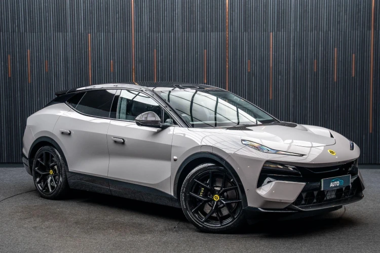 Vehicle Image 5