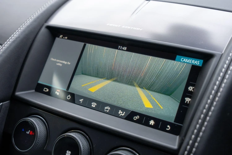 Vehicle Image 8