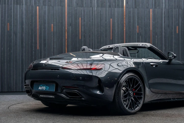 Vehicle Image 23