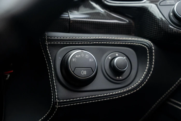 Vehicle Image 30