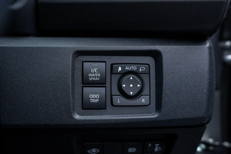 Vehicle Image 32