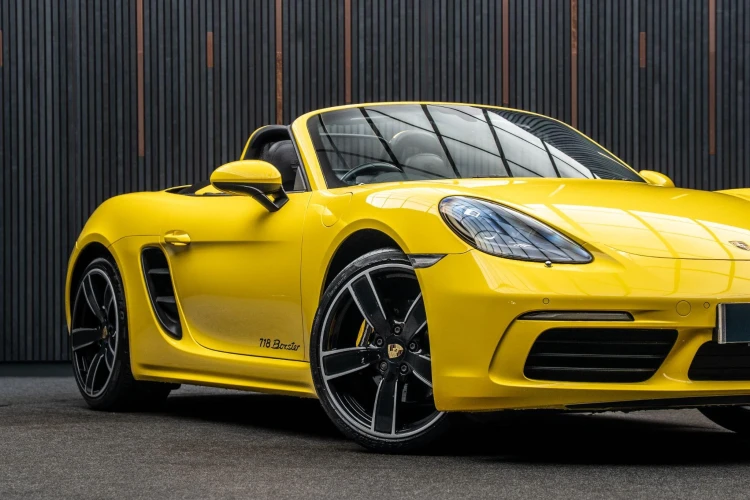 Vehicle Image 9