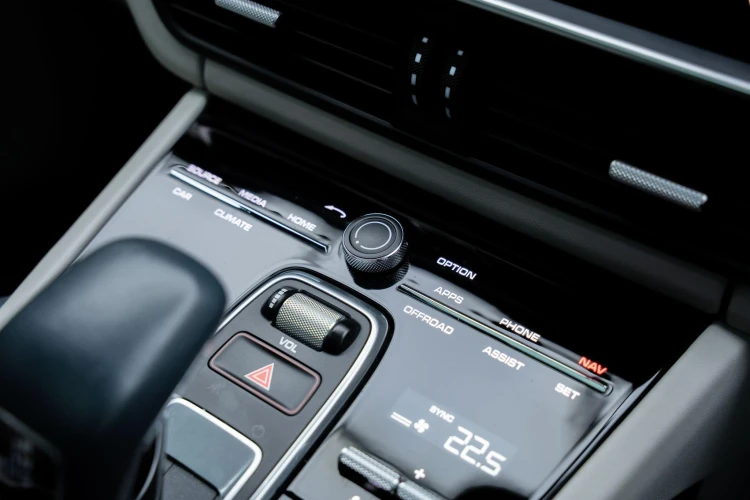 Vehicle Image 22