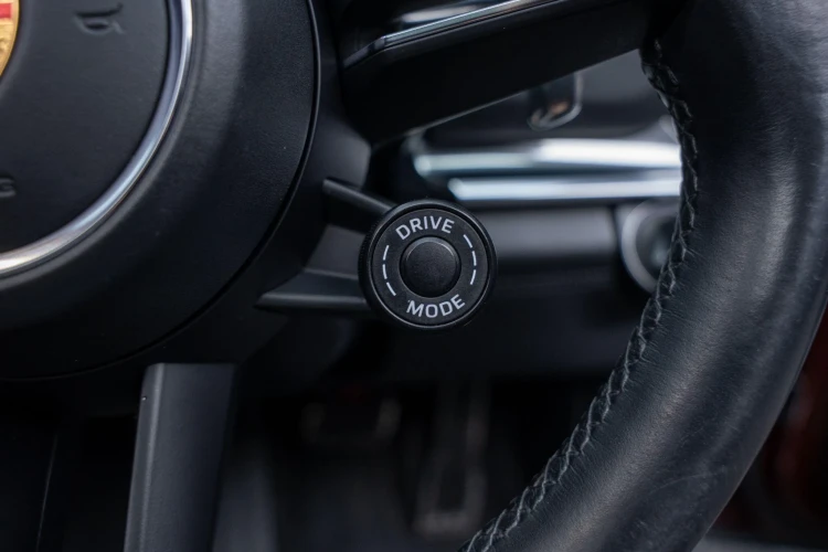 Vehicle Image 30