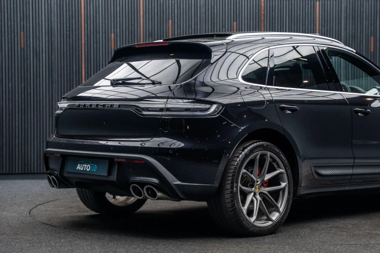 Vehicle Image 21