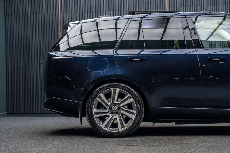 Vehicle Image 19
