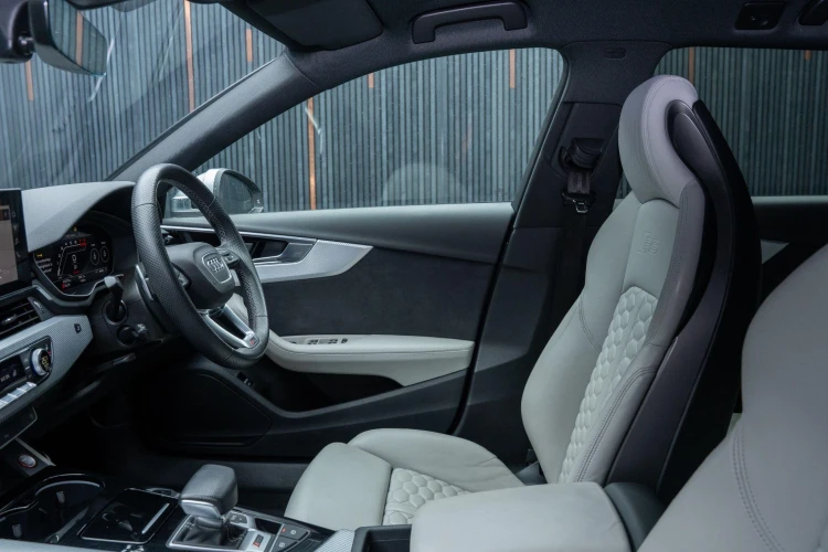 Vehicle Image 39