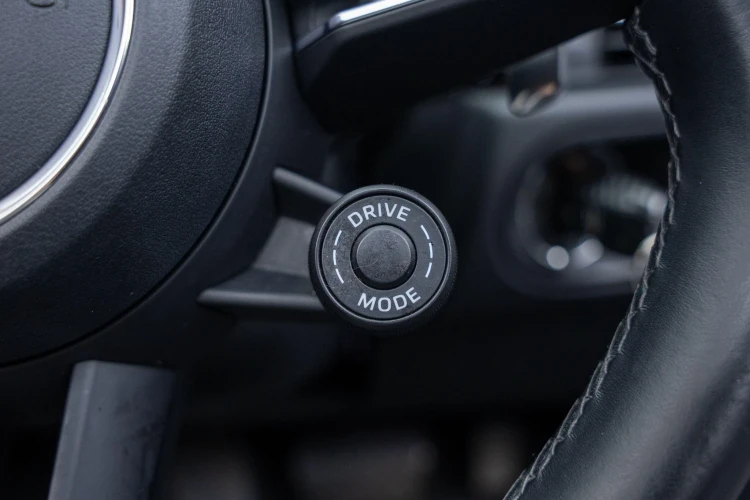 Vehicle Image 30