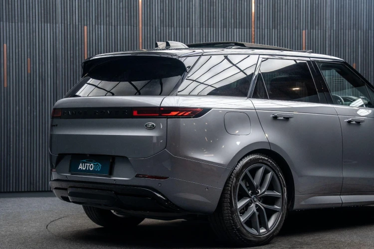 Vehicle Image 21