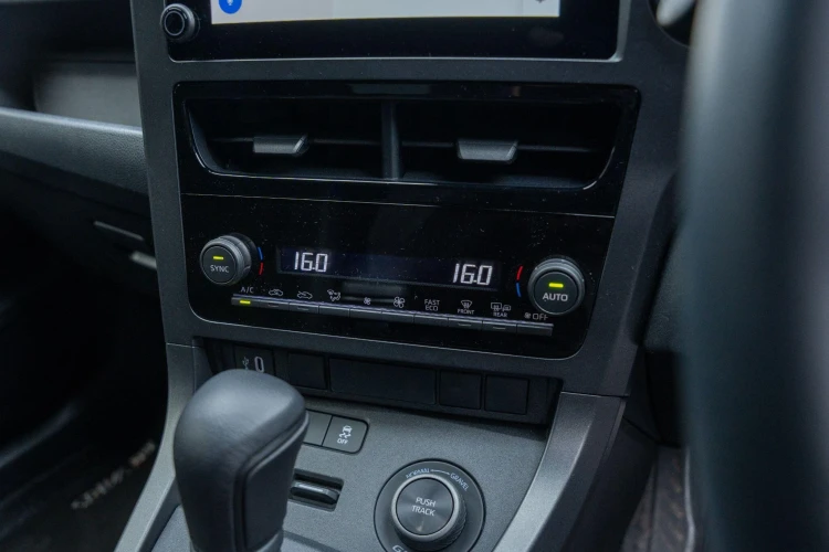 Vehicle Image 24