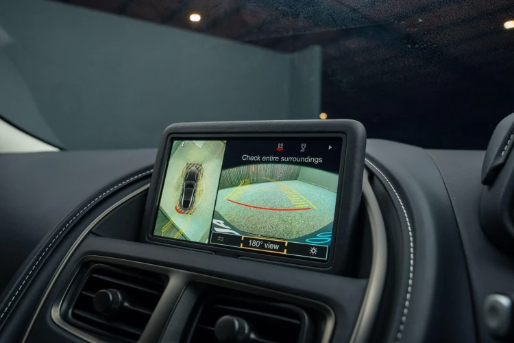 Vehicle Image 6
