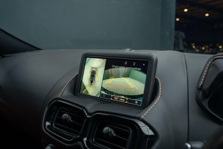 Vehicle Image 6