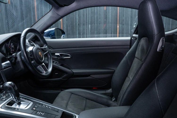 Vehicle Image 38