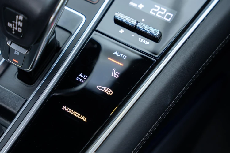 Vehicle Image 30