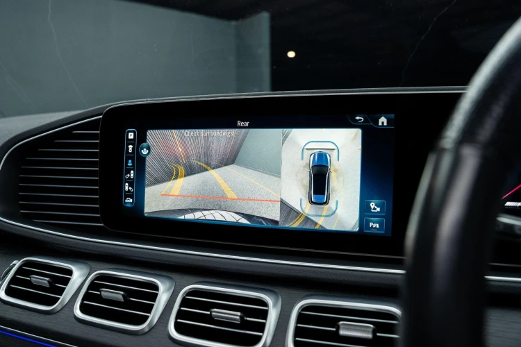 Vehicle Image 8