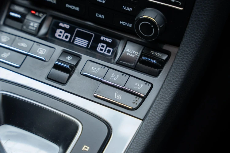 Vehicle Image 30