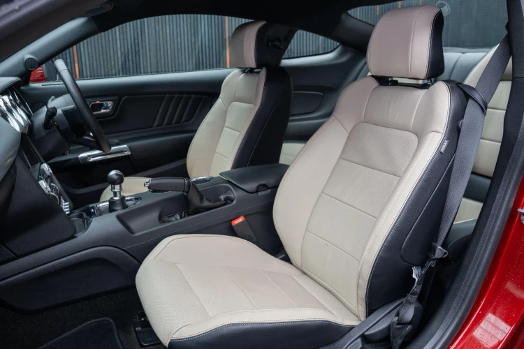 Vehicle Image 33