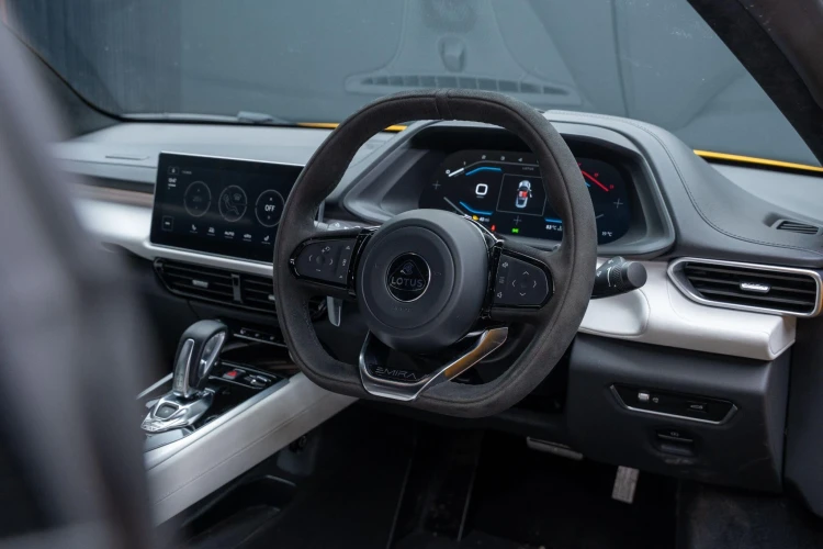 Vehicle Image 4