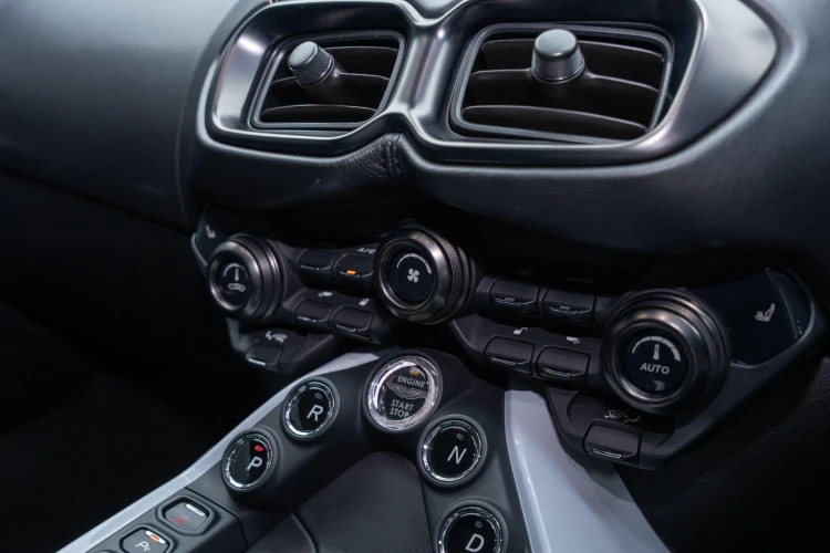 Vehicle Image 15