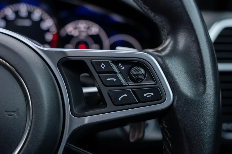 Vehicle Image 30
