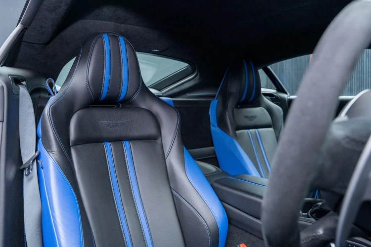 Vehicle Image 12