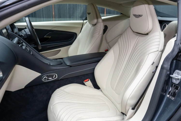 Vehicle Image 30