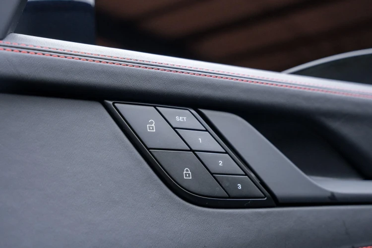 Vehicle Image 36
