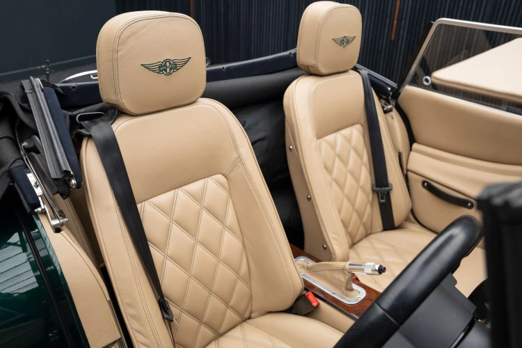 Vehicle Image 12