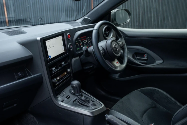 Vehicle Image 38
