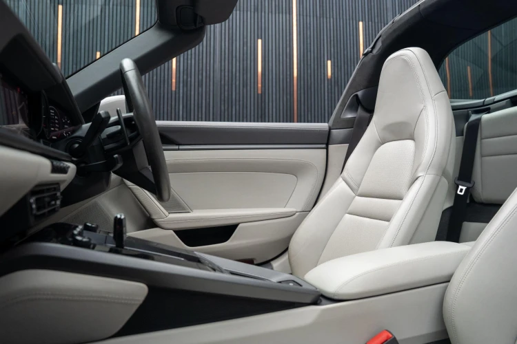 Vehicle Image 38
