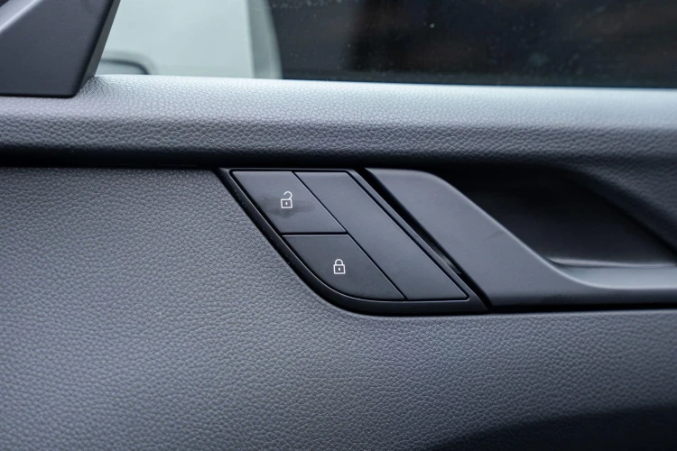 Vehicle Image 36