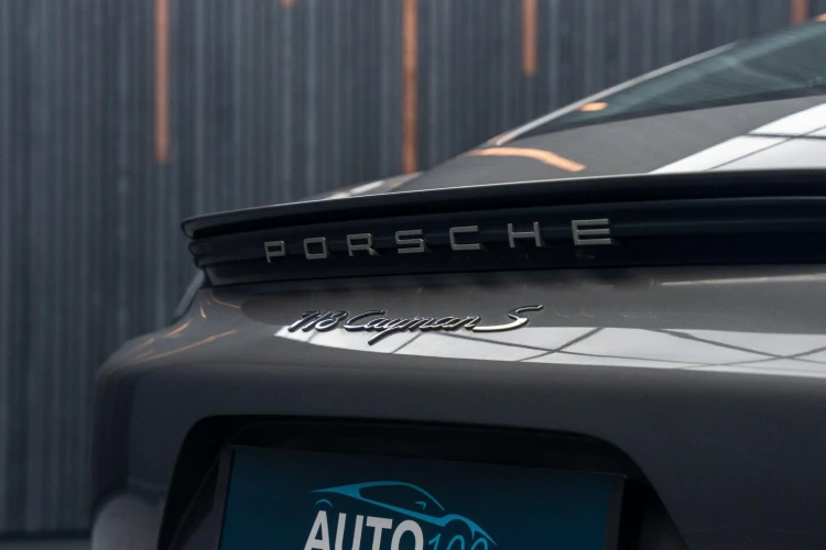 Vehicle Image 25