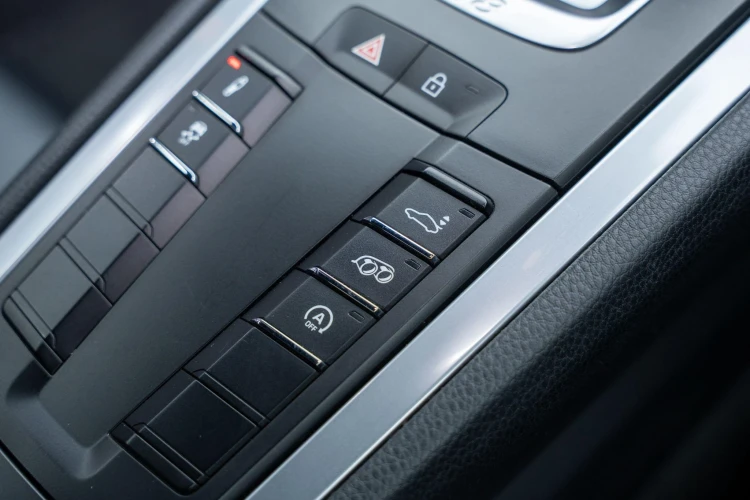 Vehicle Image 22