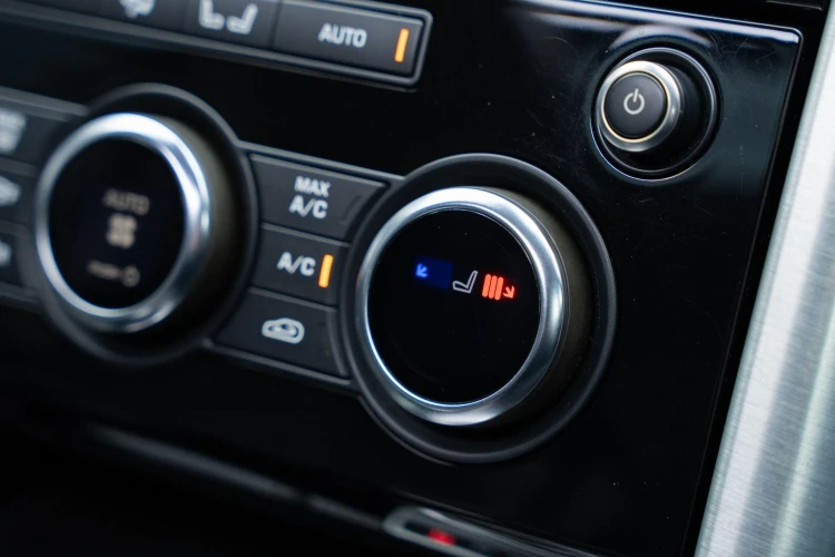 Vehicle Image 19